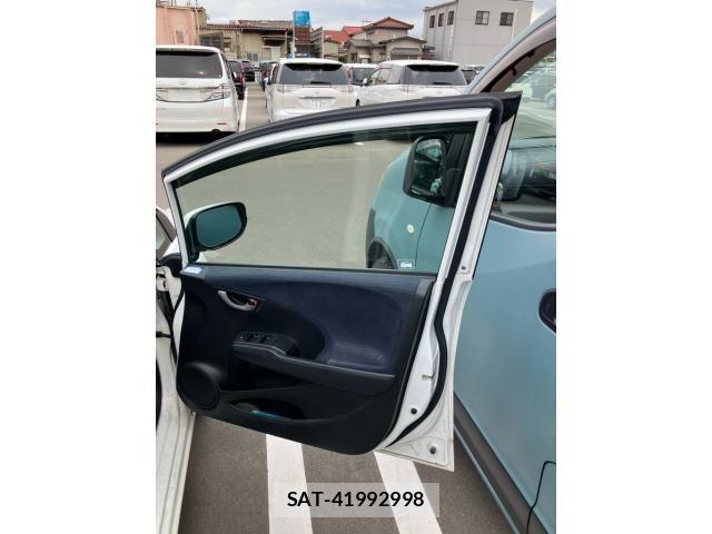 Honda FIT 2010-09 7784898-8