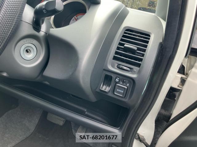 Honda FIT 2006-02 7784901-9