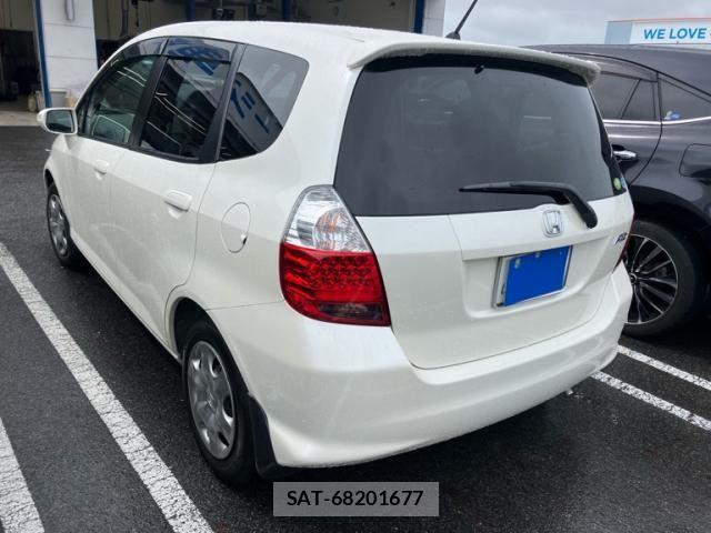Honda FIT 2006-02 7784901-3