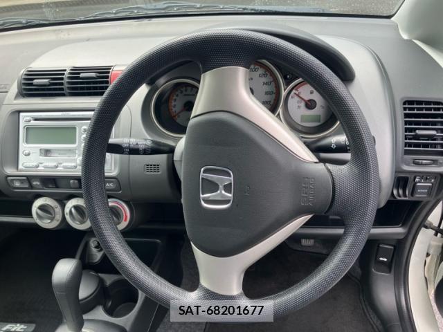 Honda FIT 2006-02 7784901-8