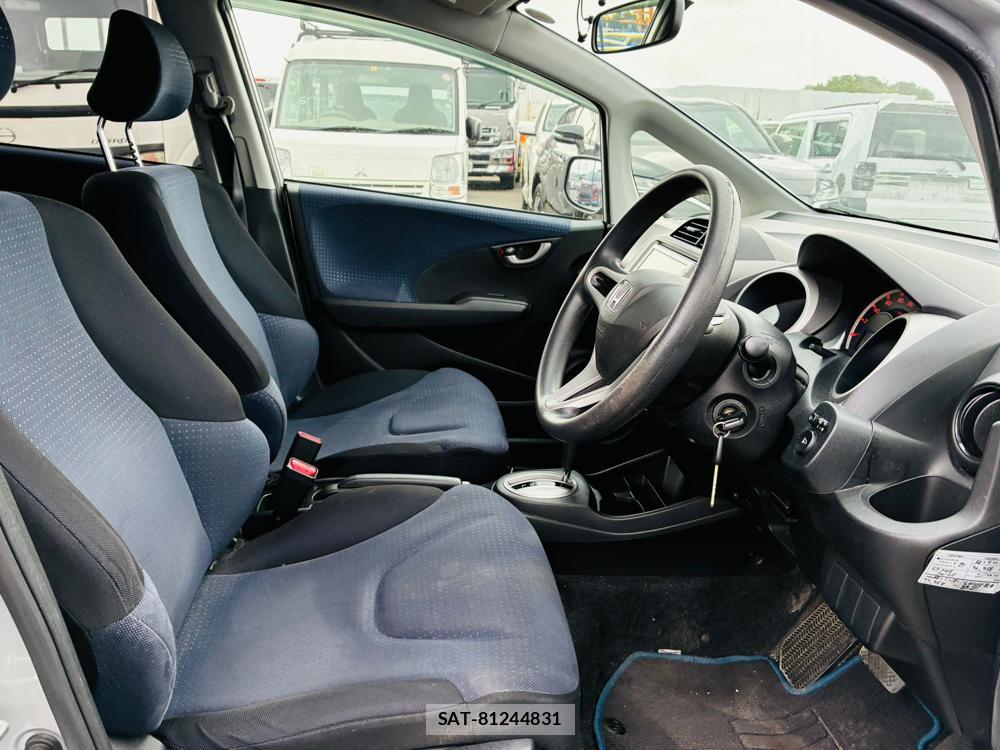 Honda FIT 2010-09 7738871-11