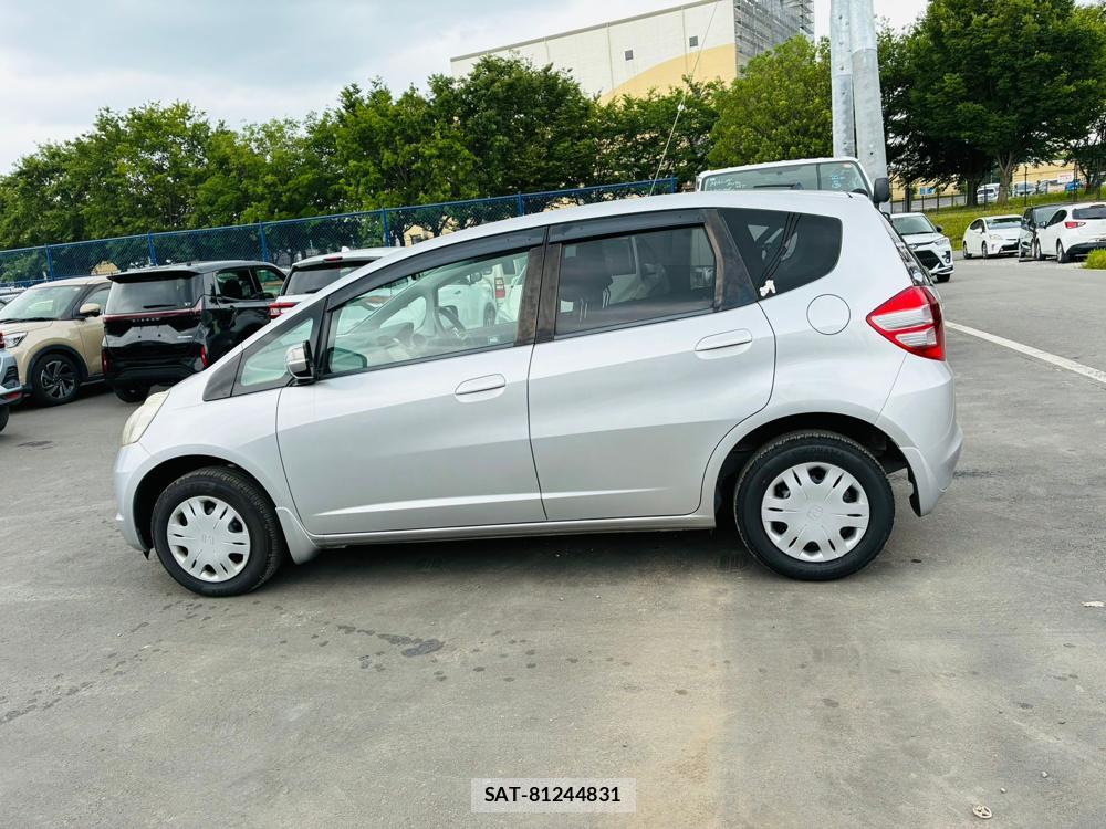 Honda FIT 2010-09 7738871-1