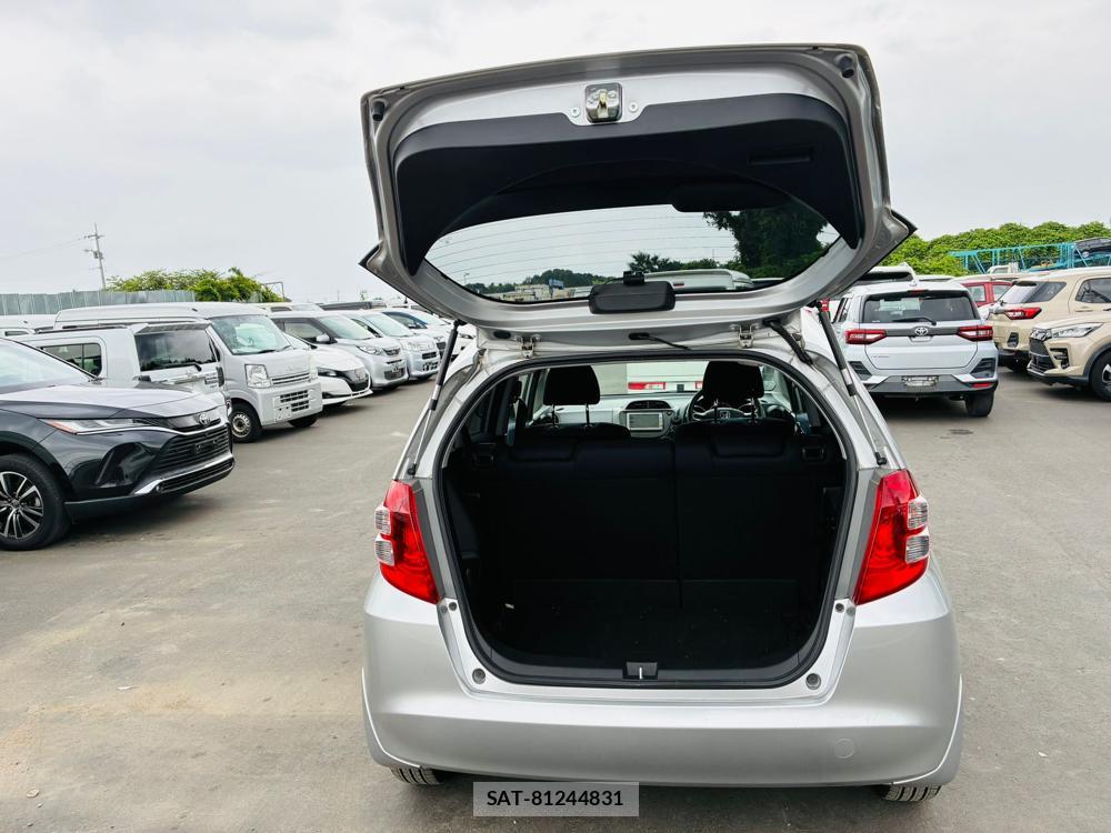 Honda FIT 2010-09 7738871-26