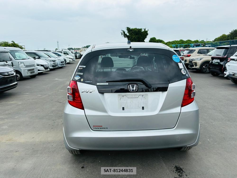 Honda FIT 2010-09 7738871-3