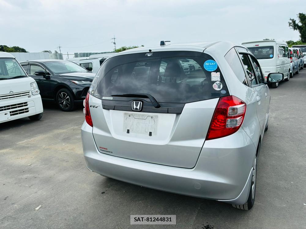 Honda FIT 2010-09 7738871-4
