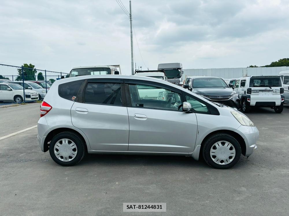 Honda FIT 2010-09 7738871-5