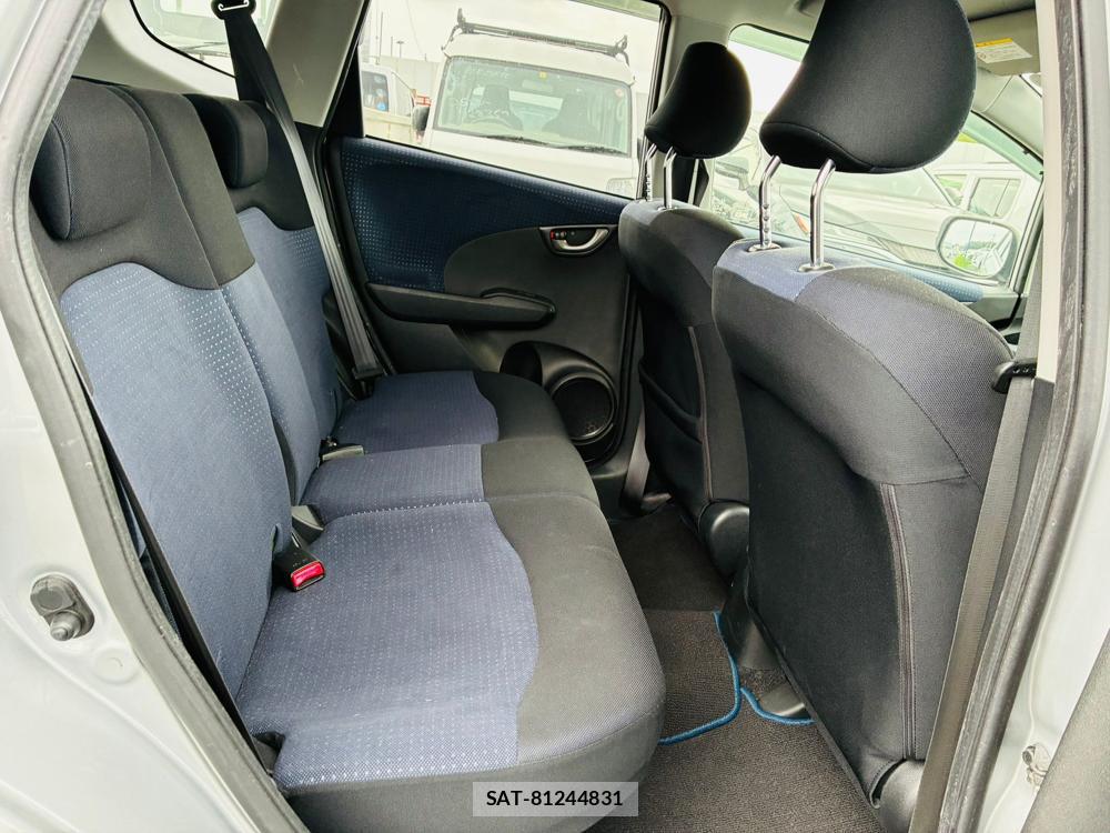 Honda FIT 2010-09 7738871-8