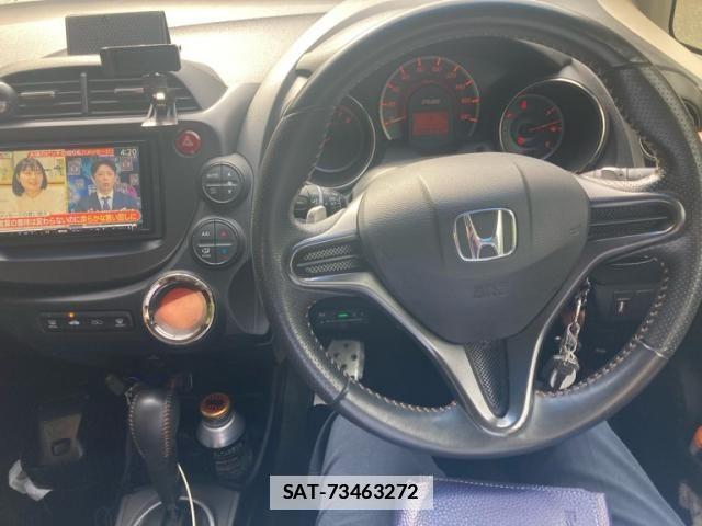 Honda FIT 2011-12 7876454-17