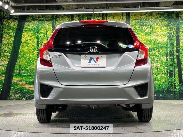 Honda FIT 2016-03 7876446-14