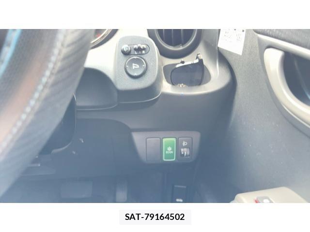 Honda FIT 2012-02 7876453-13