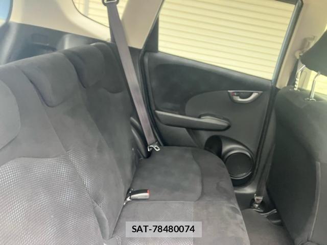 Honda FIT 2013-07 7876463-12