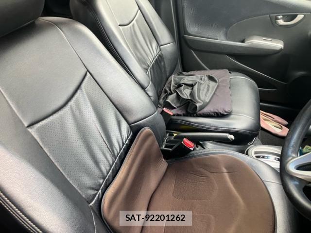 Honda FIT 2012-01 7876460-10