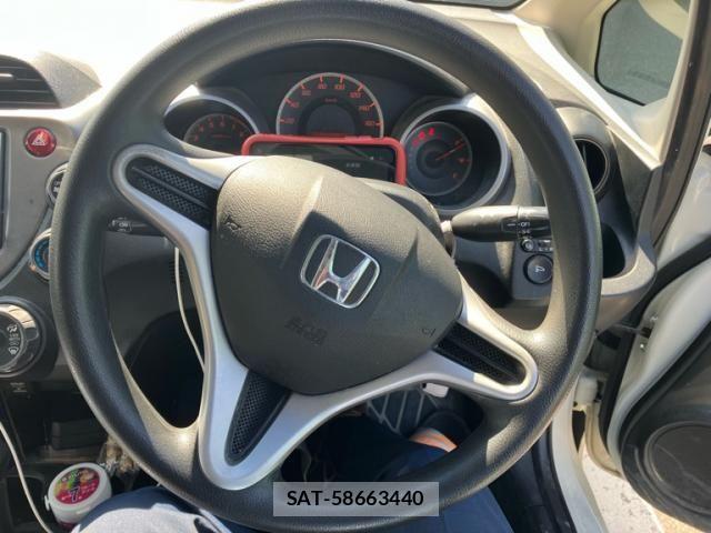 Honda FIT 2011-08 7876459-14
