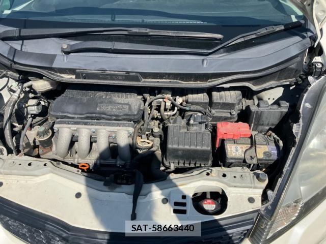 Honda FIT 2011-08 7876459-16