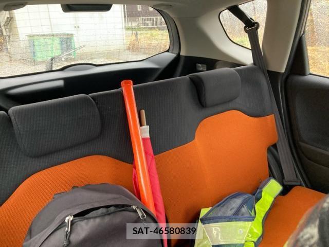 Honda FIT 2011-12 7876452-12