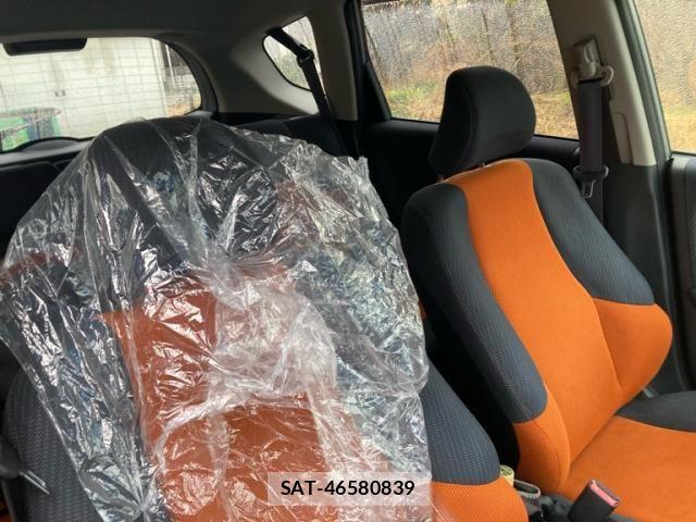 Honda FIT 2011-12 7876452-13
