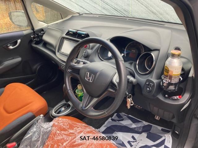 Honda FIT 2011-12 7876452-14