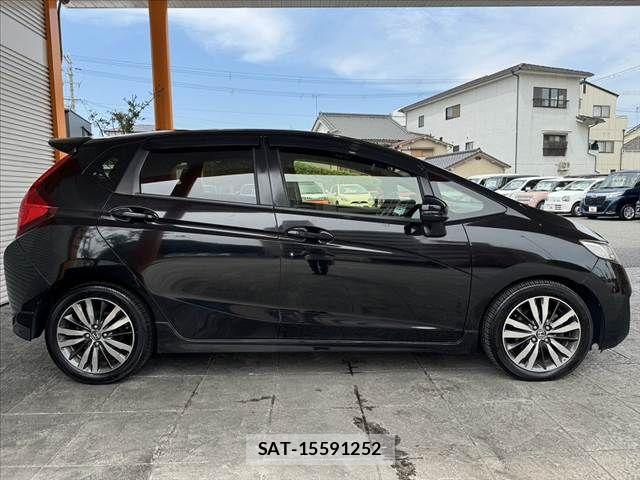 Honda FIT 2016-02 7876448-12