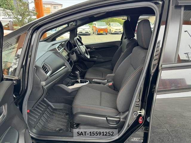 Honda FIT 2016-02 7876448-19