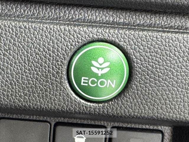 Honda FIT 2016-02 7876448-27