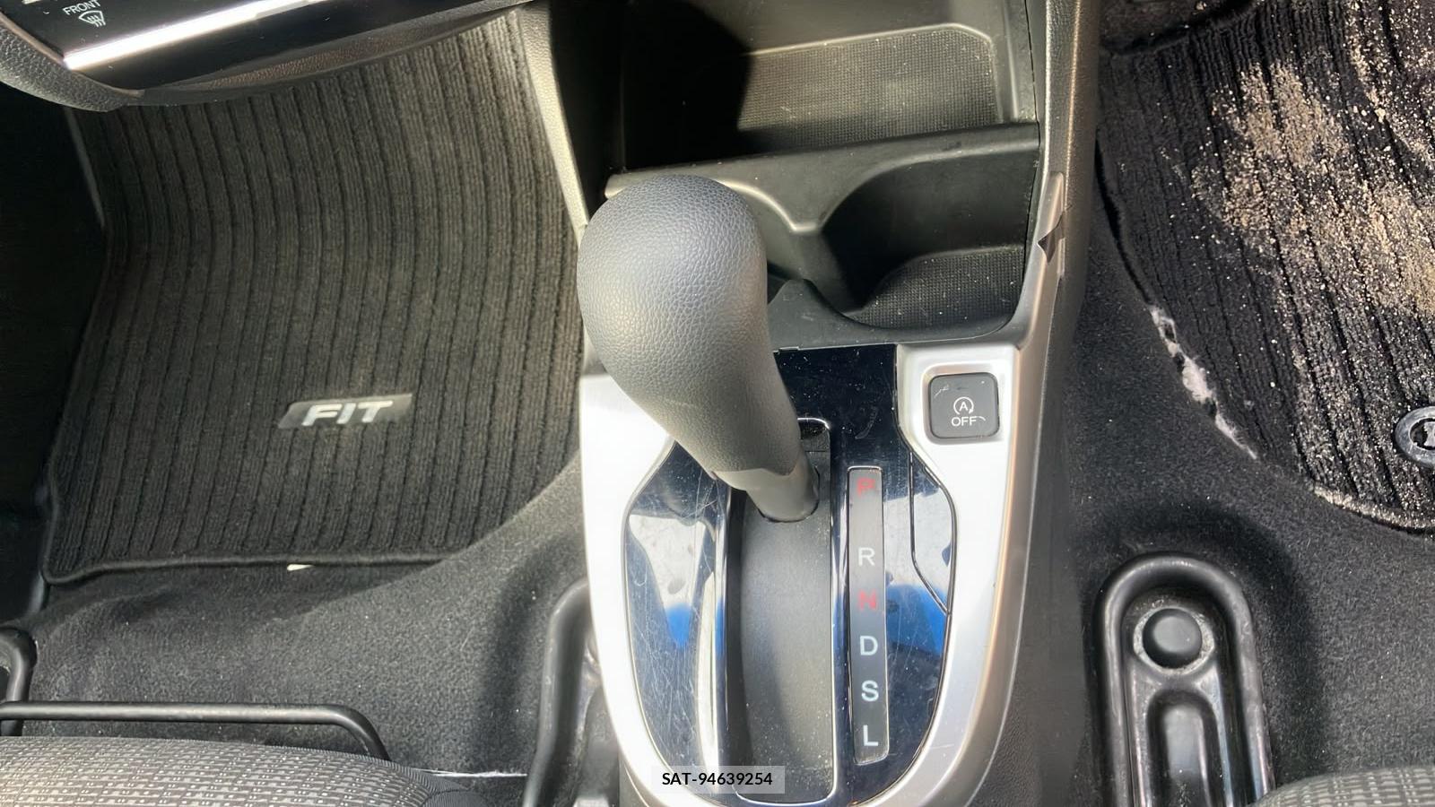 Honda FIT 2014-01 7831352-15