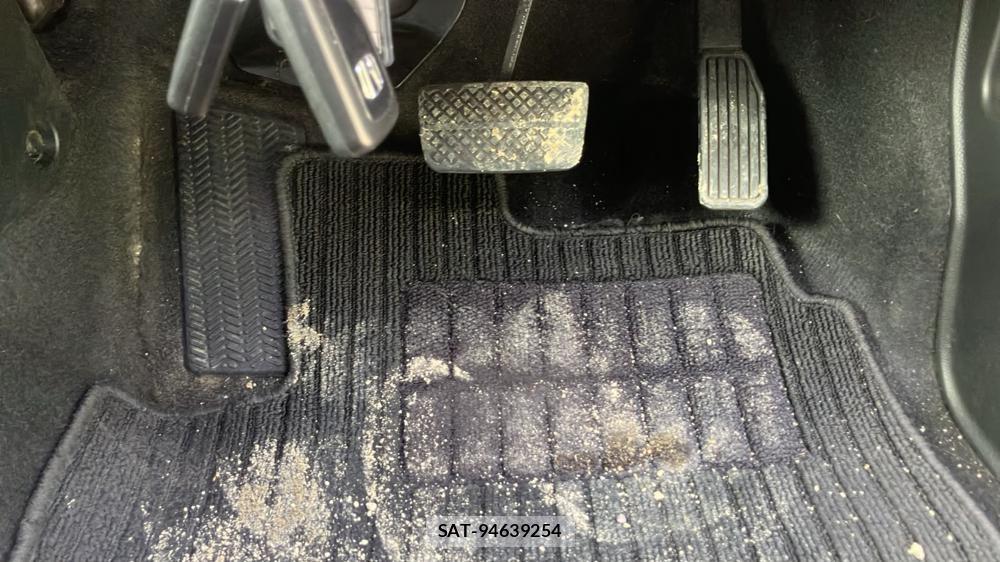 Honda FIT 2014-01 7831352-17
