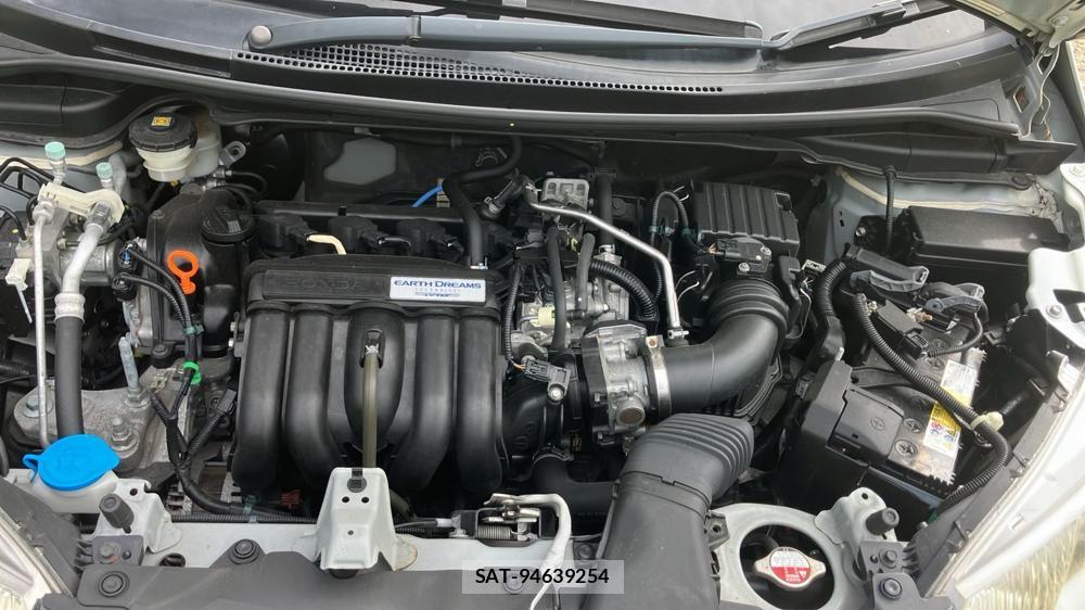 Honda FIT 2014-01 7831352-31