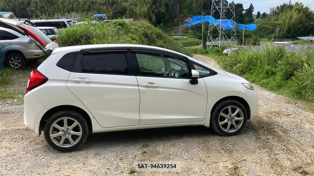 Honda FIT 2014-01 7831352-5