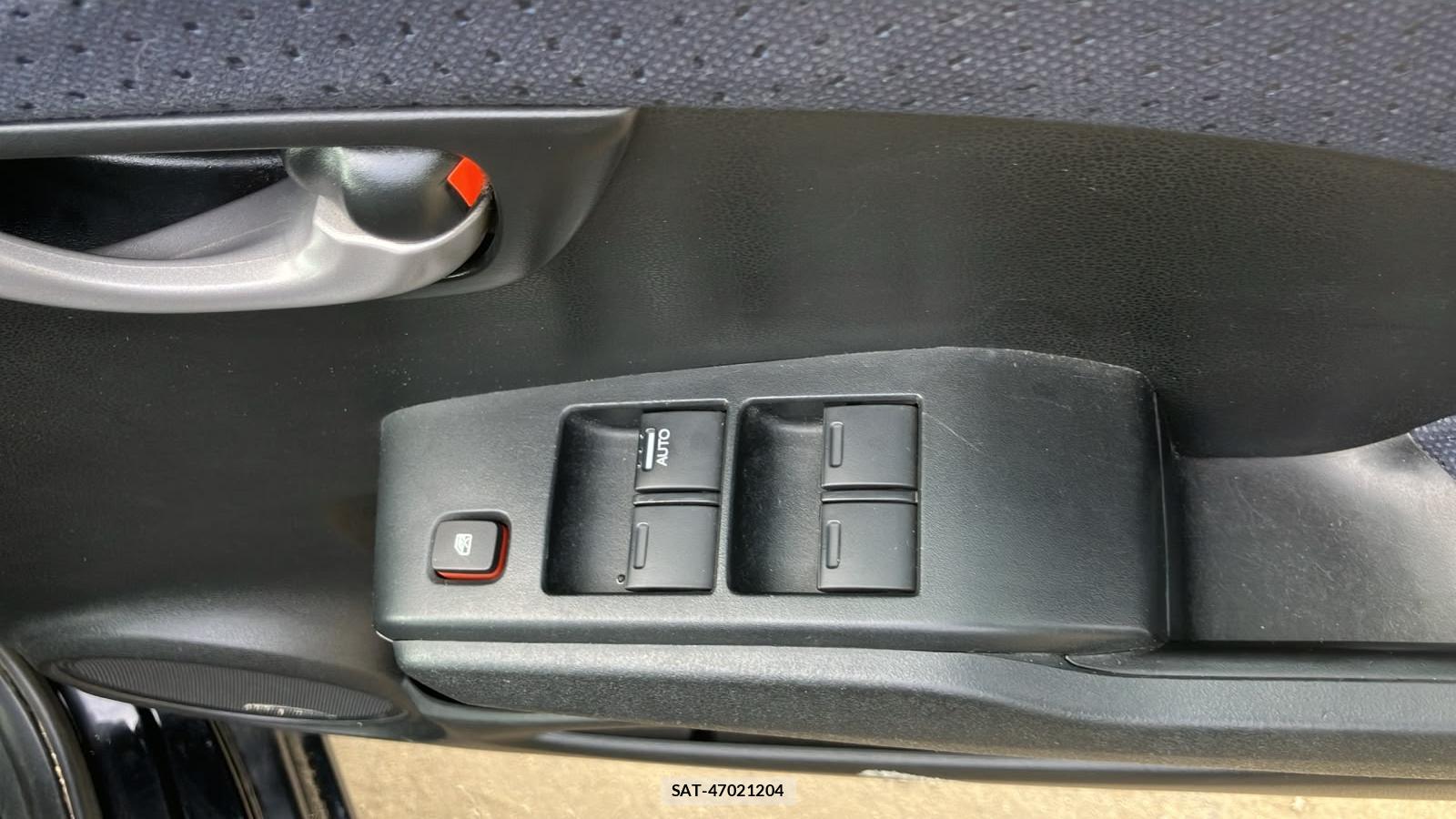 Honda FIT 2010-03 7746826-17