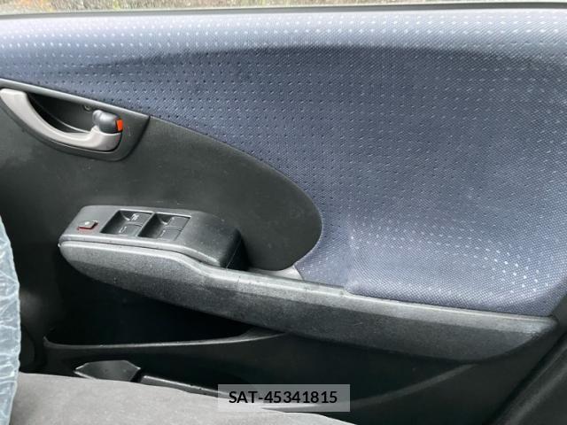 Honda FIT 2010-07 7961643-17