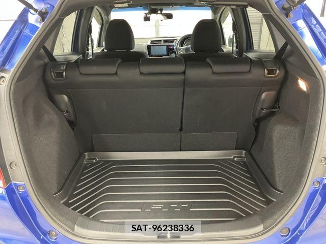 Honda FIT 2013-12 7979229-17