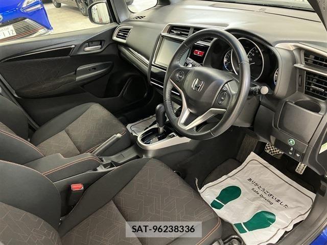 Honda FIT 2013-12 7979229-8