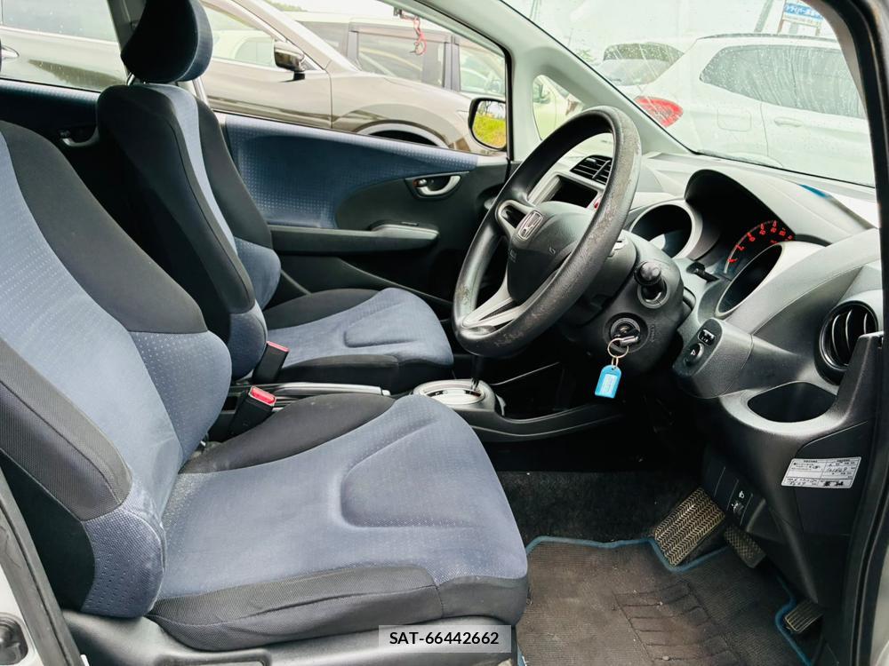 Honda FIT 2010-09 7746819-11
