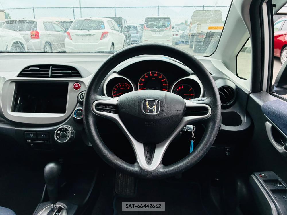 Honda FIT 2010-09 7746819-13