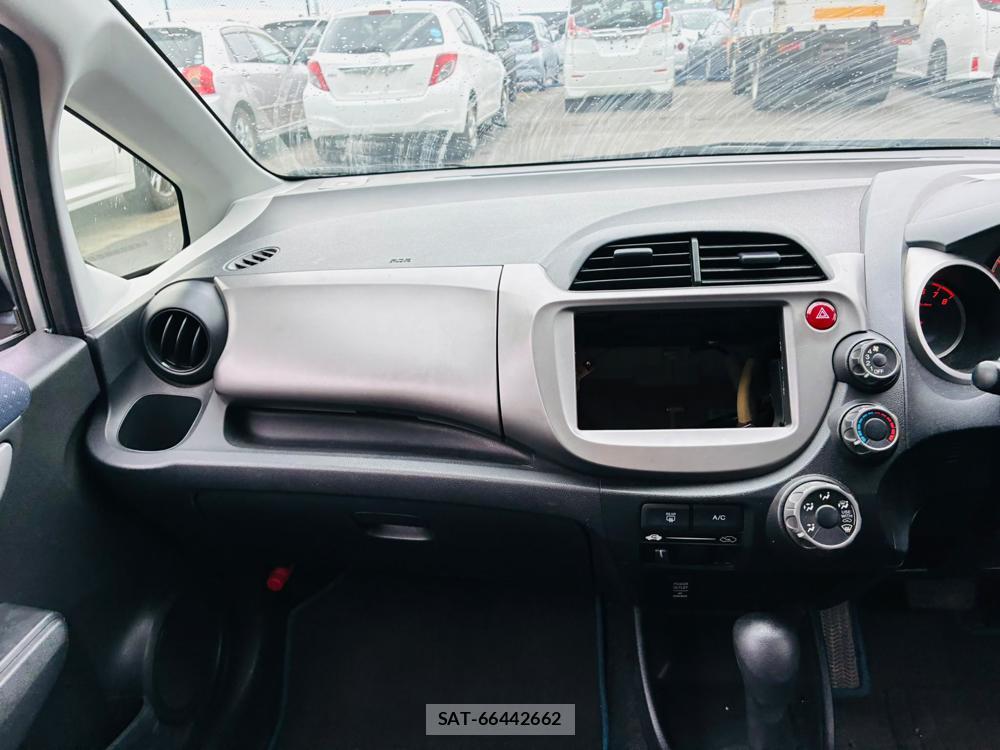 Honda FIT 2010-09 7746819-17