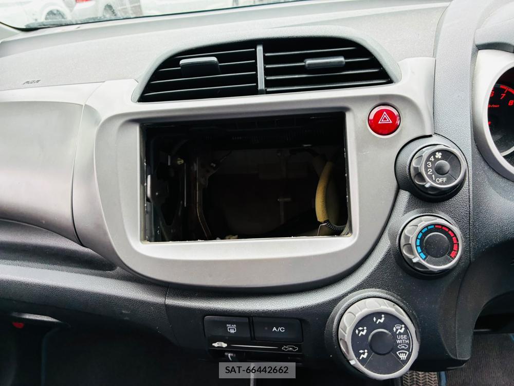 Honda FIT 2010-09 7746819-18
