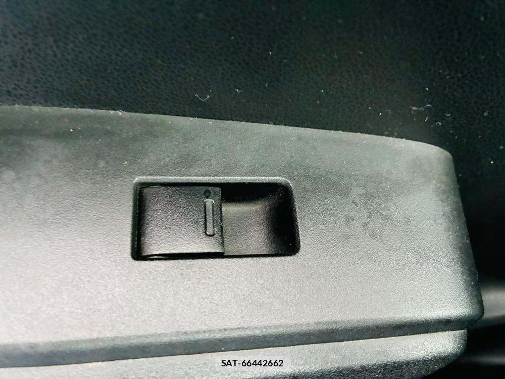 Honda FIT 2010-09 7746819-23