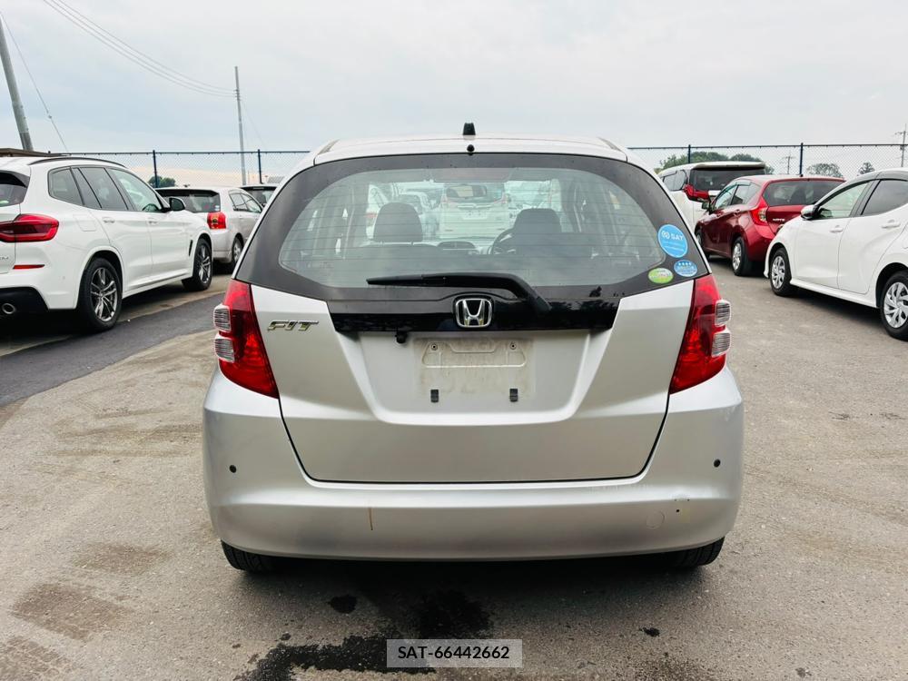Honda FIT 2010-09 7746819-3