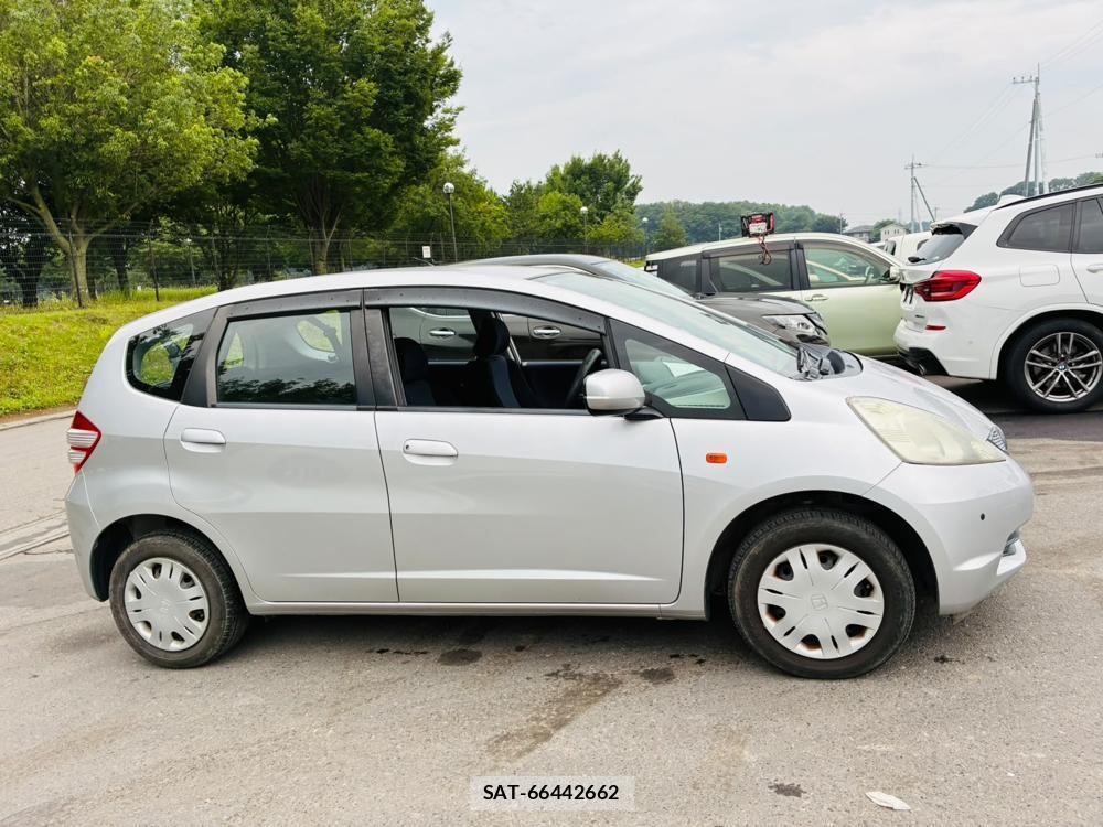 Honda FIT 2010-09 7746819-5