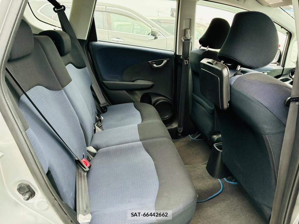 Honda FIT 2010-09 7746819-8