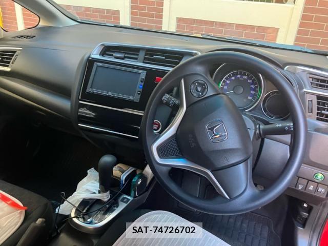 Honda FIT 2015-11 8035543-11