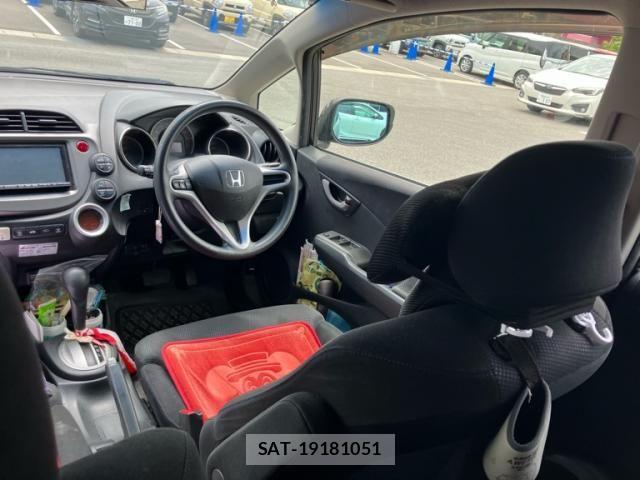 Honda FIT 2013-07 8035564-11