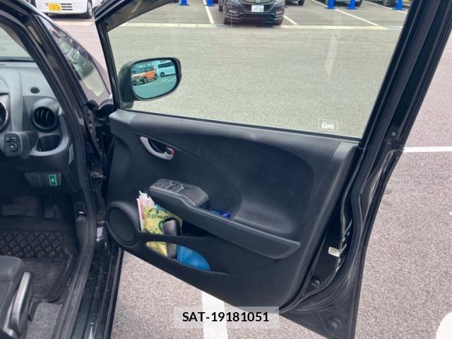 Honda FIT 2013-07 8035564-13