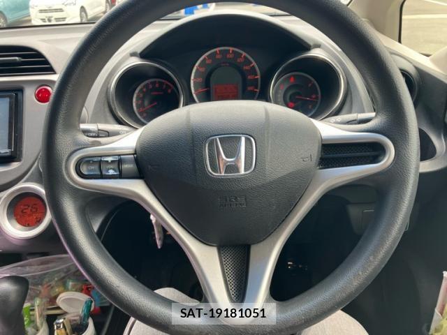 Honda FIT 2013-07 8035564-14