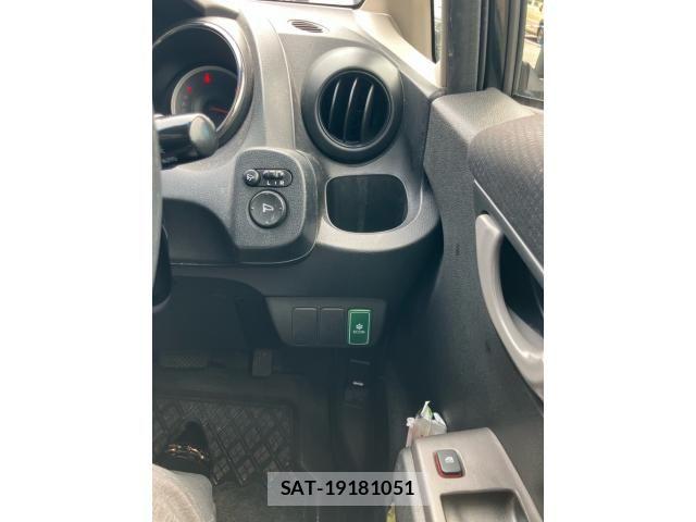Honda FIT 2013-07 8035564-15