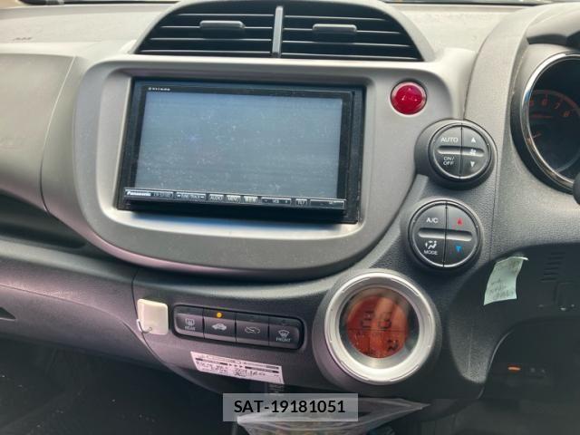 Honda FIT 2013-07 8035564-16