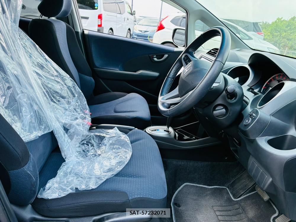 Honda FIT 2009-12 7972161-11