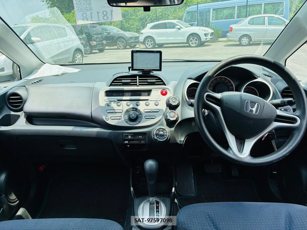 Honda FIT 2009-09 7972160-12