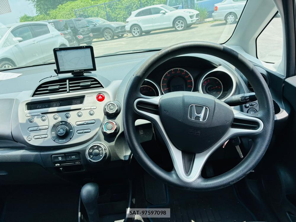 Honda FIT 2009-09 7972160-13