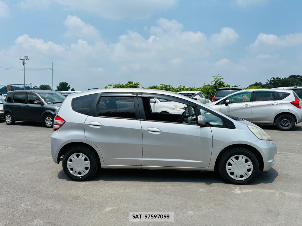 Honda FIT 2009-09 7972160-5